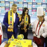 13.08.2020. Kielce. Konferencja prasowa. Na zdjęciu (w środku): Bertus Servaas - Łomża Vive Kielce i Jagoda Iwańczuk - prezes Van Pur SA / Jarosław Kubalski / Radio Kielce