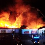 24.08.2020 Kielce. Pożar marketu Lidl przy ulicy Piekoszowskiej / Jarosław Kubalski / Radio Kielce