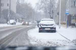 13.01.2020 Kielce. Trudne warunki na drogach. Zima / Jarosław Kubalski / Radio Kielce