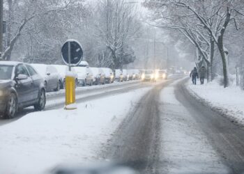 13.01.2020 Kielce. Trudne warunki na drogach. Zima / Jarosław Kubalski / Radio Kielce