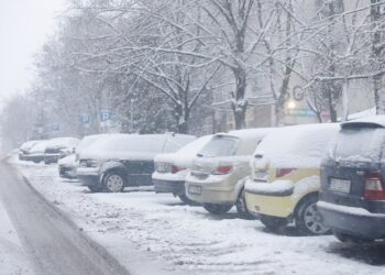 13.01.2020 Kielce. Trudne warunki na drogach. Zima / Jarosław Kubalski / Radio Kielce