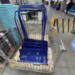 14.01.2021 Kielce. Castorama. Łopaty do odśnieżania / Jarosław Kubalski / Radio Kielce