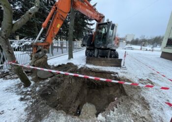 17.01.2021. Kielce. Awaria wodociągu na osiedlu Bocianek / Jarosław Kubalski / Radio Kielce