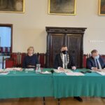 25.01.2021. Sandomierz. Sesja Rady Miasta Sandomierza. Na zdjęciu (od lewej): Barbara Grębowiec- skarbnik miasta, Aneta Przyłucka - sekretarz miasta, Marcin Marzec - burmistrz Sandomierza i Janusz Stasiak - zastępca burmistrza Sandomierza / Grażyna Szlęzak-Wójcik / Radio Kielce