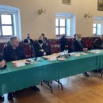 25.01.2021. Sandomierz. Sesja Rady Miasta Sandomierza. Na zdjęciu (od lewej): Marek Strugała - radny, Mariusz Prezgot - radny, Andrzej Lebida - radny, Krzysztof Szatan - radny, Marcin Świerkula - radny, Tomasz Majewski - radny i Andrzej Majewski - radny / Grażyna Szlęzak-Wójcik / Radio Kielce