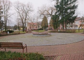 Iwaniska. Park w Rynku / Emilia Sitarska / Radio Kielce