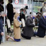 03.05.2020 Kielce. Uroczystości w 229 rocznicę uchwalenia Konstytucji 3 Maja. Msza przed kościołem garnizonowym. Od lewej: Zbigniew Koniusz - wojewoda świętokrzyski, poseł Anna Krupka - wiceminister sportu, Andrzej Bętkowski - marszałek województwa świętokrzyskiego i poseł Krzysztof Lipiec / Jarosław Kubalski / Radio Kielce