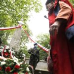 03.05.2020 Kielce. Uroczystości w 229. rocznicę uchwalenia Konstytucji 3 Maja. Złożenie wieńców pod pomnikiem Staszica / Jarosław Kubalski / Radio Kielce