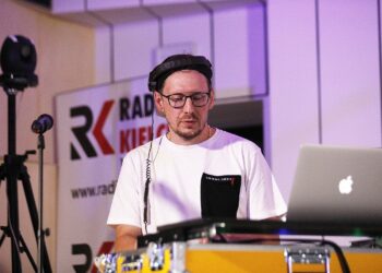 02.10.2020 Radio Kielce. Studio GRAM. Koncert zespołu SOULOVE. Na zdjęciu: Tomek Dudek / Jarosław Kubalski / Radio Kielce