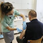 20.01.2021 Kielce. Koronawirus. Szczepienia w DPS przy ulicy Jagiellońskiej / Jarosław Kubalski / Radio Kielce