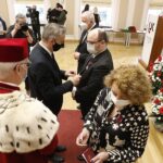 26.01.2021 Kielce. UJK. Wręczenie odznaczeń państwowych dla kadry uczelni. Srebrne Krzyże Zasługi / Jarosław Kubalski / Radio Kielce