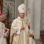 27.01.2021 Radom. Ingres biskupa Marka Solarczyka do katedry radomskiej. Na zdjęciu (od lewej):  metropolita częstochowski arcybiskup Wacław Depo i biskup Marek Solarczyk, / Jarosław Kubalski / Radio Kielce