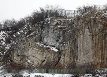 28.01.2021 Kielce. Ślichowice - rezerwat skalny. Dawny kamieniołom / Jarosław Kubalski / Radio Kielce