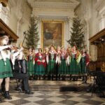 06.01.2021 Święty Krzyż. Koncert charytatywny. Na zdjęciu zespół Modrzewianki z Nowej Słupi / Jarosław Kubalski / Radio Kielce