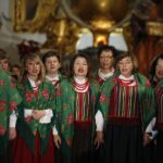 06.01.2021 Święty Krzyż. Koncert charytatywny. Na zdjęciu zespół Modrzewianki z Nowej Słupi / Jarosław Kubalski / Radio Kielce