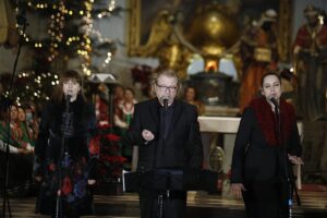 06.01.2021 Święty Krzyż. Koncert charytatywny. Na zdjęciu od lewej: Anna Branny, Przemysław Branny, Justyna Motylska / Jarosław Kubalski / Radio Kielce