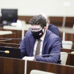 07.01.2021 Kielce. Sesja rady miasta. Radny Marcin Stępniewski / Jarosław Kubalski / Radio Kielce