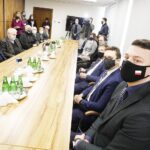 18.01.2021 Kielce. Urząd marszałkowski. Podpisanie umów na udzielenie dotacji na działalność zakładów aktywności zawodowej  / Jarosław Kubalski / Radio Kielce