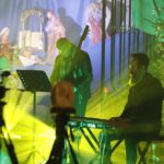 21.01.2021 Kielce. Katedra. "Jazzowe Kolędogranie". Na zdjęciu (od lewej): Max Kowalski - kontrabas i Łukasz Mazur - klawisze / Jarosław Kubalski / Radio Kielce