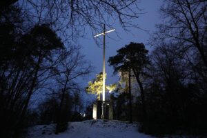 22.01.2021 Kielce. Podświetlony krzyż na Bruszni / Jarosław Kubalski / Radio Kielce