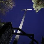 22.01.2021 Kielce. Podświetlony krzyż na Bruszni / Jarosław Kubalski / Radio Kielce