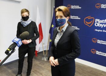 25.01.2020. Kielce. Konferencja świętokrzyskiej Koalicji Obywatelskiej. Na zdjęciu (od lewej): Agata Wojda i poseł Marzena Okła-Drewnowicz / Jarosław Kubalski / Radio Kielce