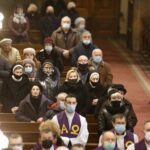 29.01.2021 Kielce. Uroczystości pogrzebowe ks. Edwarda Chata. Msza żałobna w katedrze / Jarosław Kubalski / Radio Kielce