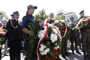 14.08.2020 Kielce. Odsłonięcie tablicy na murze urzędu miasta upamiętniającej Bitwę Warszawską i Bitwę Nad Niemnem / Jarosław Kubalski / Radio Kielce