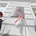 14.08.2020 Kielce. Odsłonięcie tablicy na murze urzędu miasta upamiętniającej Bitwę Warszawską i Bitwę Nad Niemnem / Jarosław Kubalski / Radio Kielce