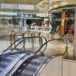 07.11.2020 Kielce. Zamknięte sklepy w galerii handlowej Korona / Jarosław Kubalski / Radio Kielce