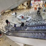 07.11.2020 Kielce. Zamknięte sklepy w galerii handlowej Korona / Jarosław Kubalski / Radio Kielce