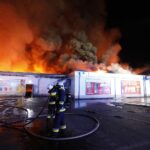 24.08.2020. Kielce. Pożar marketu Lidl przy ul. Piekoszowskiej / Jarosław Kubalski / Radio Kielce