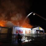 24.08.2020. Kielce. Pożar marketu Lidl przy ul. Piekoszowskiej / Jarosław Kubalski / Radio Kielce