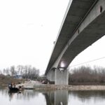 14.12.2020. Nowy Korczyn. Most przez Wisłę łączący województwa świętokrzyskie i małopolskie / Jarosław Kubalski / Radio Kielce