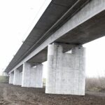 14.12.2020. Nowy Korczyn. Most przez Wisłę łączący województwa świętokrzyskie i małopolskie / Jarosław Kubalski / Radio Kielce