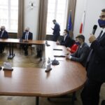 31.12.2020. Warszawa. Podpisanie umowy na budowę kampusu Głównego Urzędu Miar / Jarosław Kubalski / Radio Kielce