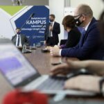 31.12.2020. Warszawa. Podpisanie umowy na budowę kampusu Głównego Urzędu Miar / Jarosław Kubalski / Radio Kielce