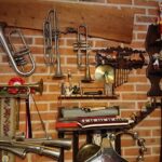 03.01.2021 Ćmielów. Zbiory instrumentów muzycznych Stanisława Jacka Machały / Emilia Sitarska / Radio Kielce