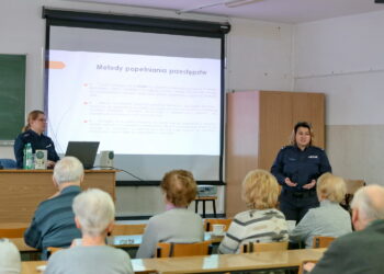 Spotkanie naczelnik prewencji Komendy Miejskiej Policji w Kielcach z seniorami / Marzena Mąkosa / Radio Kielce