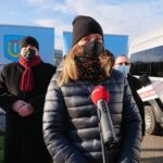 12.01.2021 Kunów. Przekazanie nowego autobusu dla dzieci niepełnosprawnych. Na zdjęciu Agnieszka Rogalińska - członek zarządu powiatu ostrowieckiego / Emilia Sitarska / Radio Kielce