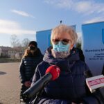 12.01.2021 Kunów. Przekazanie nowego autobusu dla dzieci niepełnosprawnych. Na zdjęciu Barbara Cudzik - dyrektor PCPR w Ostrowcu Św. / Emilia Sitarska / Radio Kielce