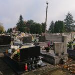 31.10.2020. Ostrowiec Świętokrzyski. Cmentarz komunalny / Emilia Sitarska / Radio Kielce