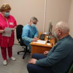 04.01.2021 Ostrowiec Świętokrzyski. Pierwsze szczepienia przeciwko COVID-19 w szpitalu.  Punkt szczepień / Emilia Sitarska / Radio Kielce