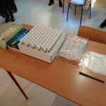 11.01.2021 Ostrowiec Świętokrzyski. Punkt wymazowy dla nauczycieli i obsługi w PSP nr 14 / Emilia Sitarska / Radio Kielce