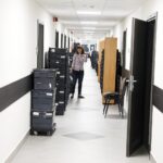 21.01.2021 Kielce. Przeprowadzka Departamentu Kultury i Dziedzictwa Narodowego oraz Departamentu Edukacji, Sportu i Turystyki z budynku przy ulicy Planty do urzędu marszałkowskiego / Jarosław Kubalski / Radio Kielce