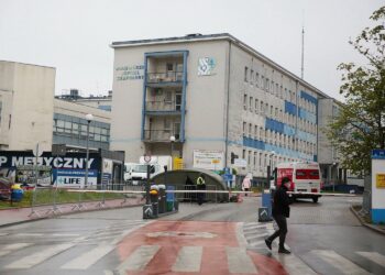 06.05.2020. Kielce. Wojewódzki Szpital Zespolony / Wiktor Taszłow / Radio Kielce