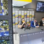 17.06.2020. Kielce. Vive wycofuje się ze sponsorowania piłkarzy ręcznych. Na zdjęciu (od lewej): Andreas Wolff - bramkarz PGE Vive Kielce, Bertus Servaas - prezes PGE Vive Kielce, Paweł Papaj - dyrektor ds. marketingu PGE Vive Kielce / Wiktor Taszłow / Radio Kielce