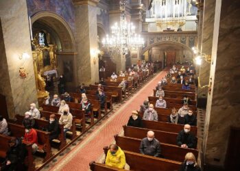 07.05.2020. Kielce. Uroczysta msza święta z okazji jubileuszu kieleckiej katedry / Wiktor Taszłow / Radio Kielce