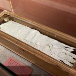 Sandomierz. Muzeum Diecezjalne. Rękawiczki Królowej Jadwigi / Grażyna Szlęzak-Wójcik / Radio Kielce