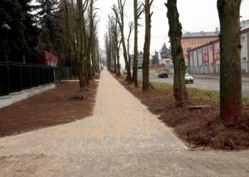 16.01.2021. Staszów. Nowy chodnik na ul. Krakowskiej / Urząd Miasta Staszów